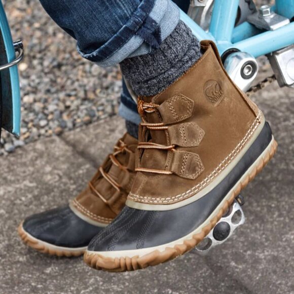 Sorel Women's Out N about Leather Snow Boot, Elk (Tan), size 8 - Picture 2 of 13